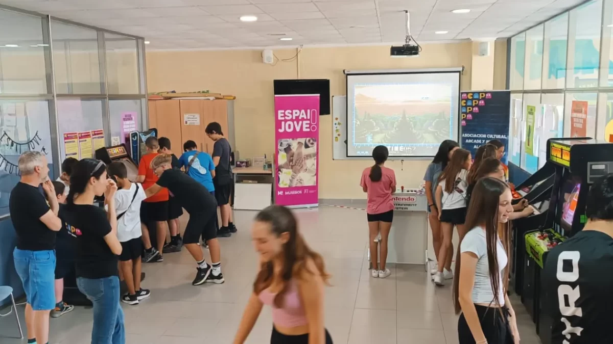 Encuentro cultural dirigido a la juventud en el Ayuntamiento de Museros